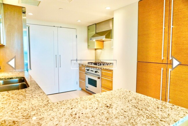 Building Photo - BEAUTIFUL 2 BEDROOM UNIT AT KOOLANI WITH 2...