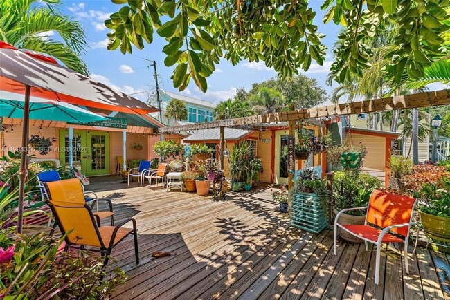 Building Photo - 10200 S Ocean Dr