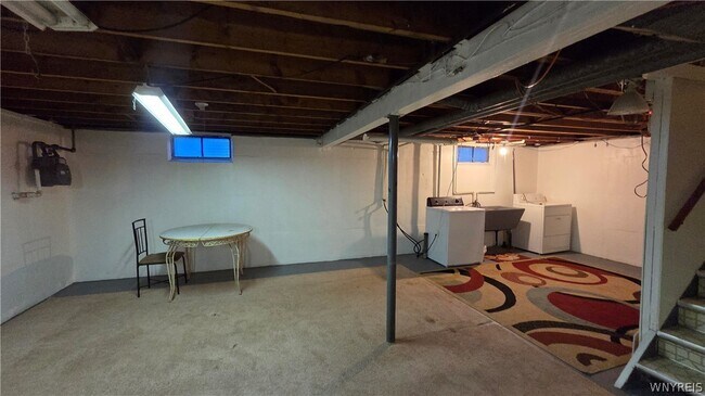 Building Photo - 419 Cherokee Dr