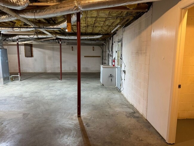 Building Photo - Sango! 3 Bed/2.5 Bath with unfinished basement! Great for Commuters to Nashville!