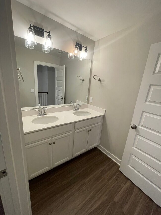 Building Photo - Home for Rent in Calera, AL!!! Available to View Now!!!