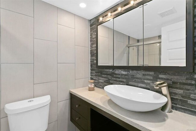 Building Photo - Remarkable 1 bedroom Condo in Governors Park