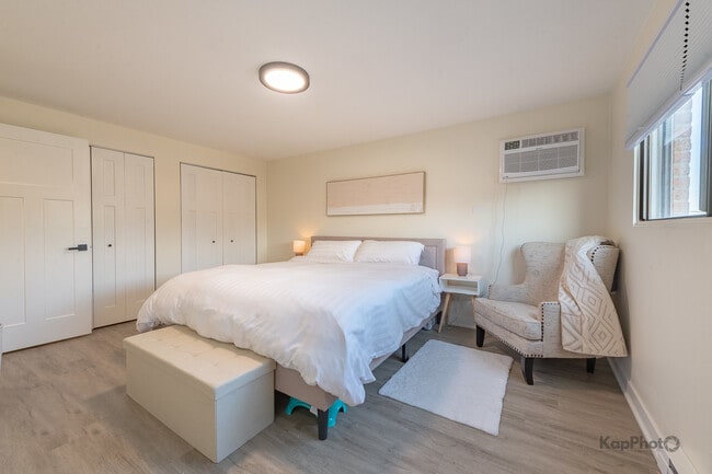 Building Photo - 6612 W 64th Pl