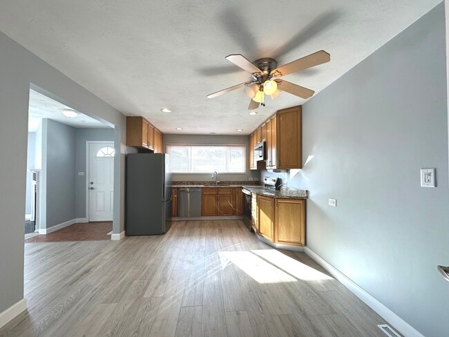 Building Photo - 1410 Beverly Ln