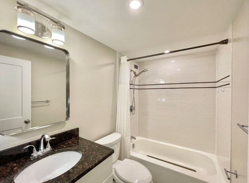 Building Photo - 50-56 Broadlawn Park