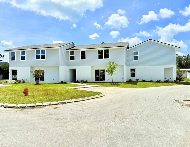 Primary Photo - 222 Carpenters Way