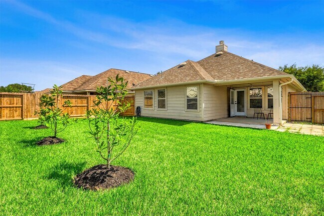 Building Photo - 6015 Wildbriar Ln