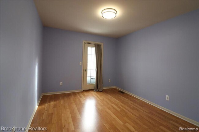 Building Photo - 2096 Cloverly Ln