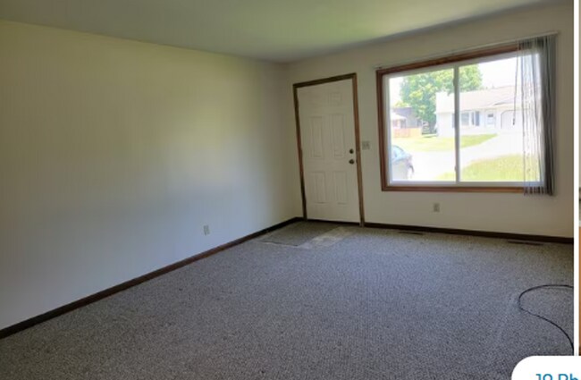 Building Photo - 6295 Amanda Dr