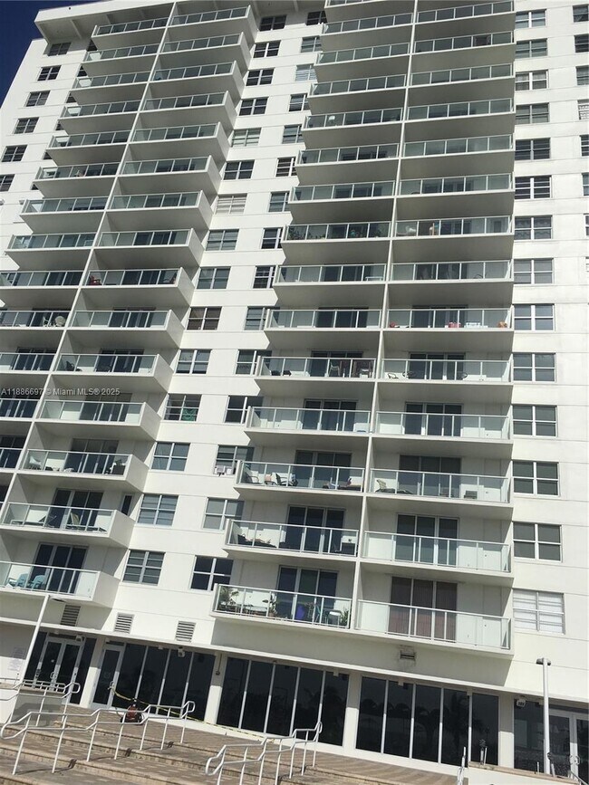 Building Photo - 5701 Collins Ave