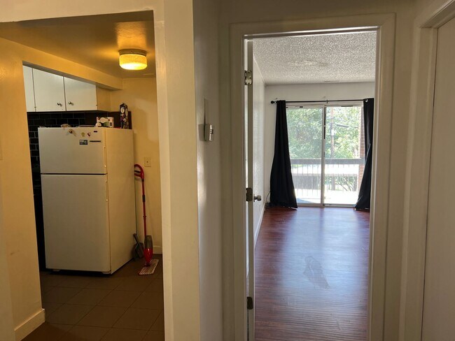 Building Photo - 68 E 200 S