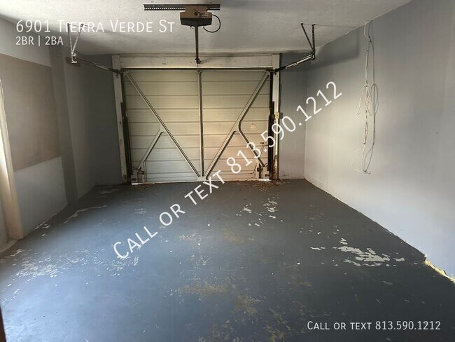 Building Photo - 6901 Tierra Verde St