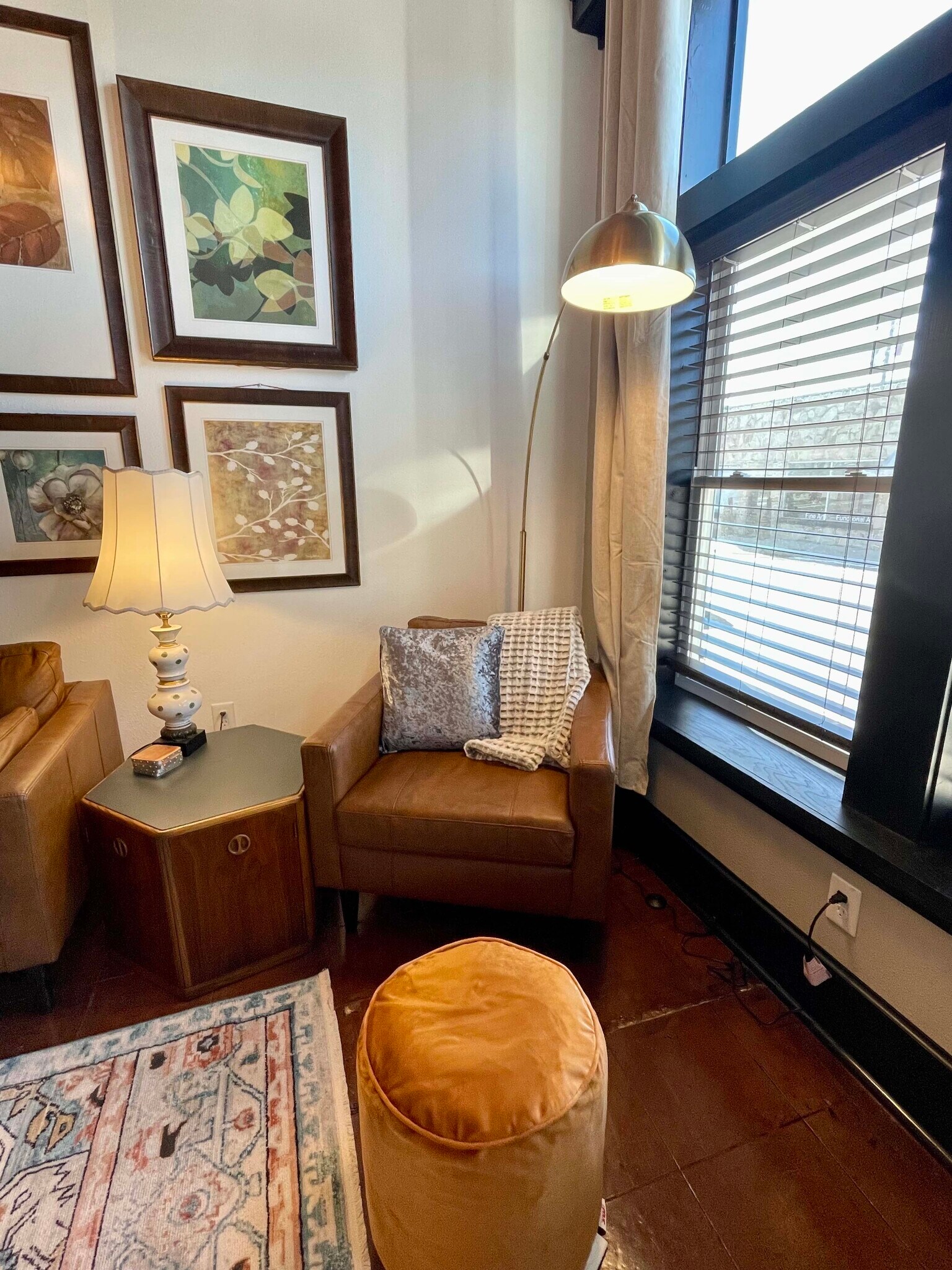 Building Photo - 719 S. Baker St.