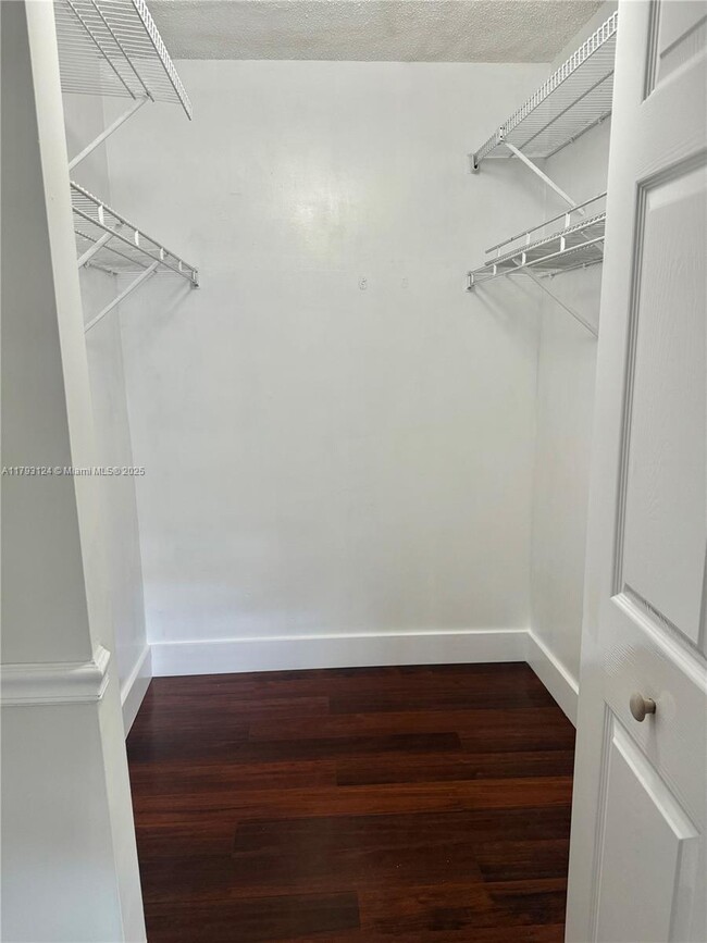 Building Photo - 1153 NW 123rd Ct