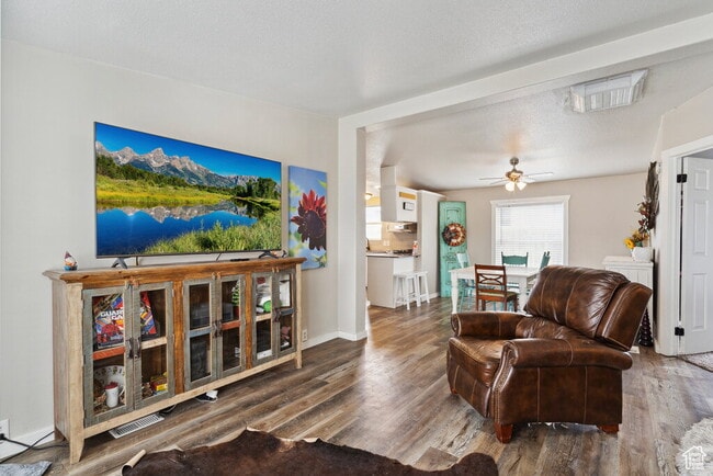 Building Photo - 4 Bedroom in Tremonton!