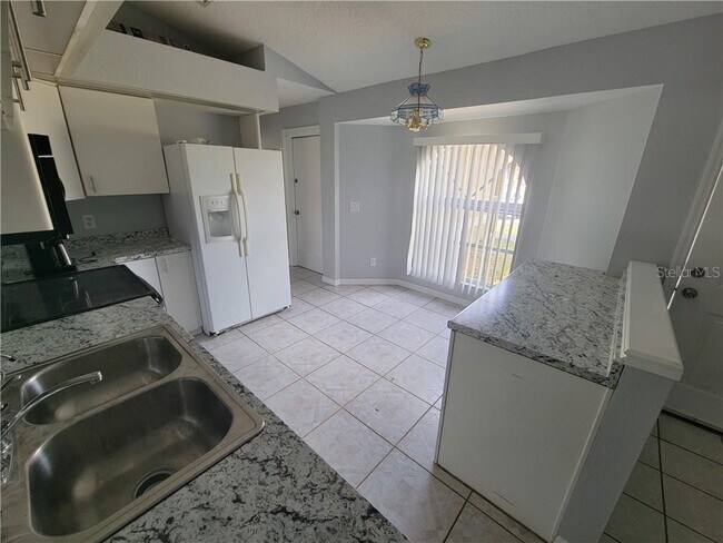 Building Photo - 7413 Crock Ave