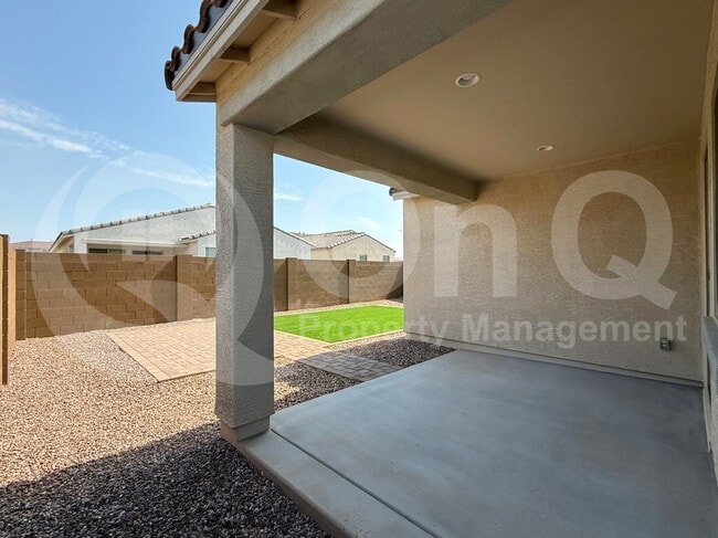 Building Photo - 8810 W Pasadena Ave