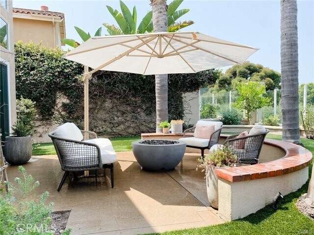 Building Photo - 13 Bernay