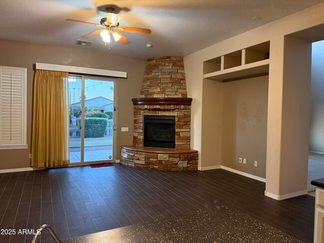 Building Photo - 642 E Torrey Pines Pl