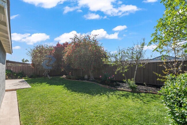 Building Photo - 6258 Castillon Dr