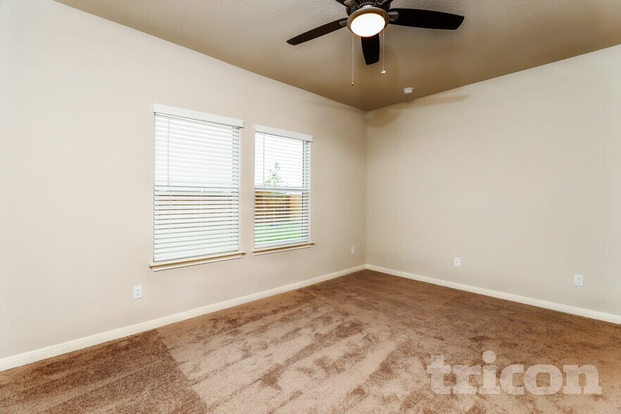 Building Photo - 13520 Paxton Blvd