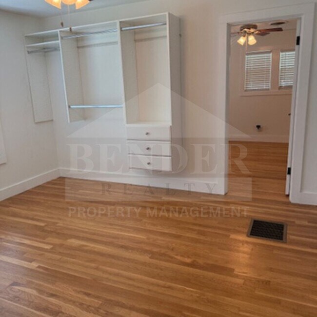 Building Photo - BEAUTIFUL REMODELED HOME