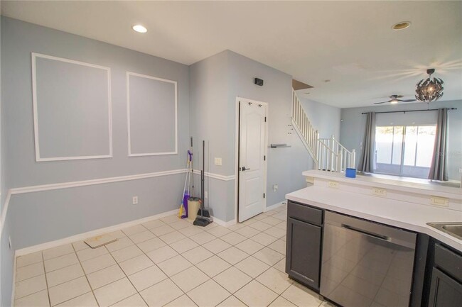 Building Photo - 12930 Kings Crossing Dr