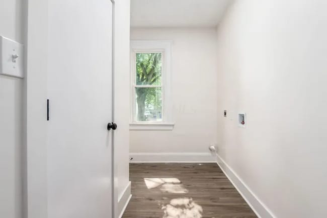 Building Photo - 975-977 Miller Ave