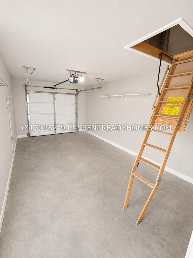 Building Photo - 3128 S Cherry Ln