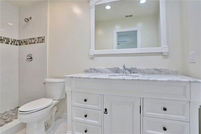 Building Photo - 4300 S Ocean Blvd