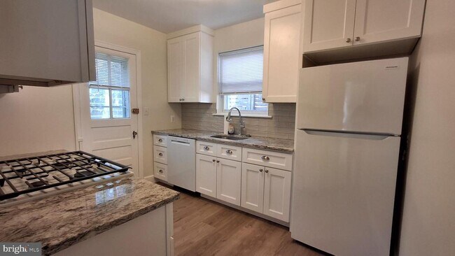 Building Photo - 8102 Garland Ave