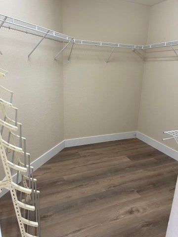 Building Photo - 9074 Dupont Pl