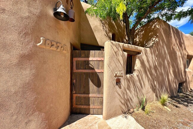 Building Photo - 1027 Canyon Rd