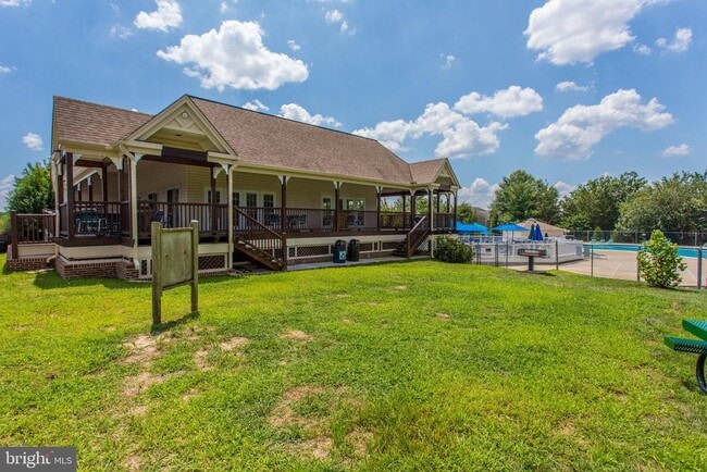 Building Photo - 6901 Victoria Dr