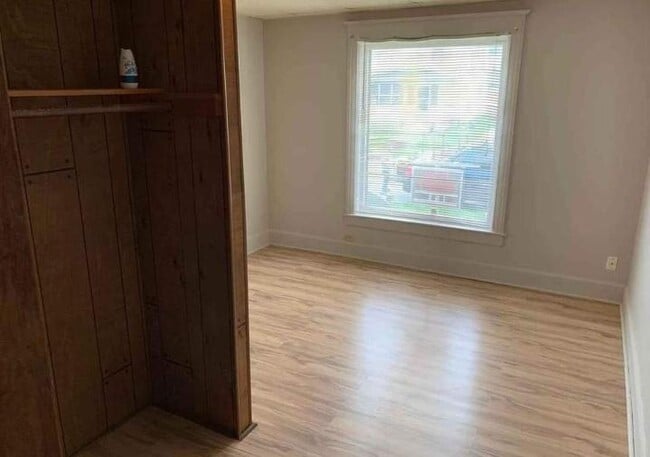 Building Photo - 620 1/2 W Cottonwood St-620.5