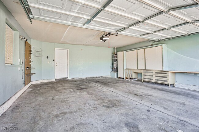 Building Photo - 6801 Midpark Cir
