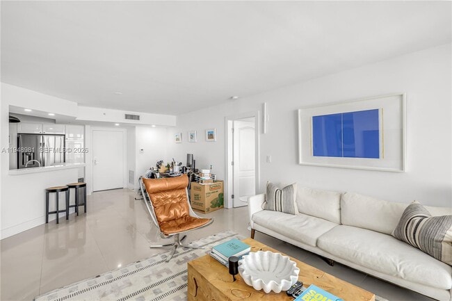 Building Photo - 1800 Sunset Harbour Dr