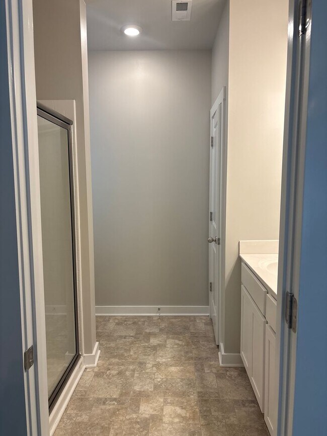 Building Photo - Beautiful 3 Bed 2 Bath Home in Shelbyville