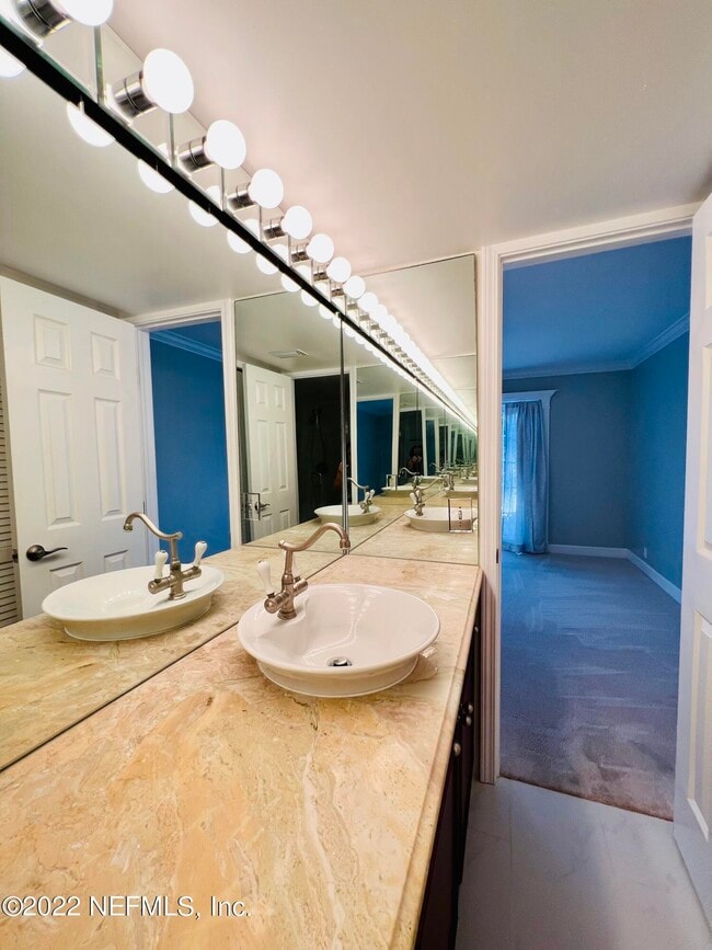 Building Photo - 2950 St Johns Ave