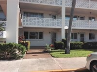Building Photo - 1235 S Highland Ave