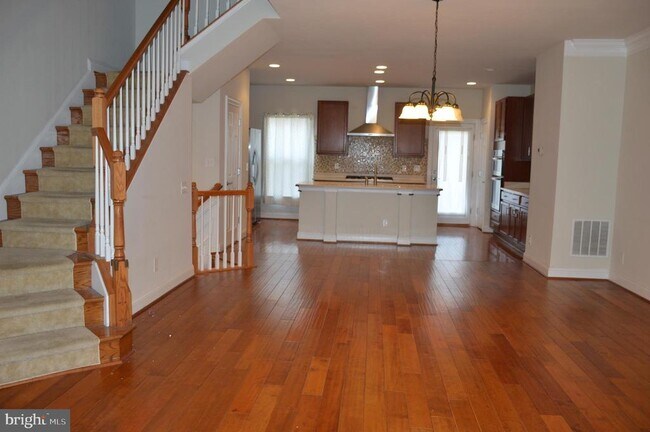 Building Photo - 3059 Waterloo Ln
