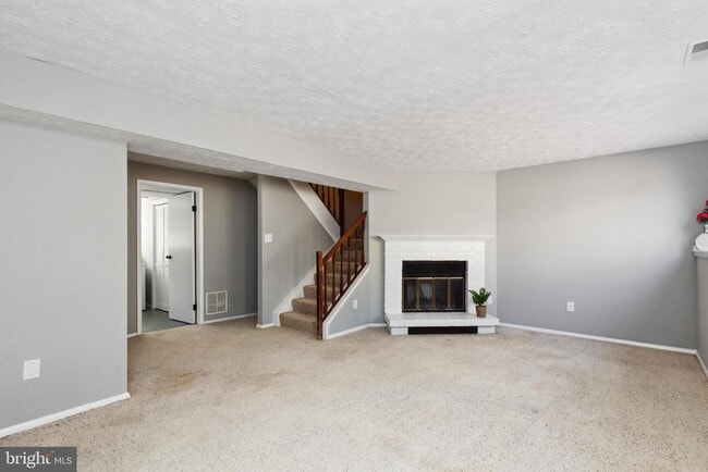Building Photo - 5932 Spruce Run Ct