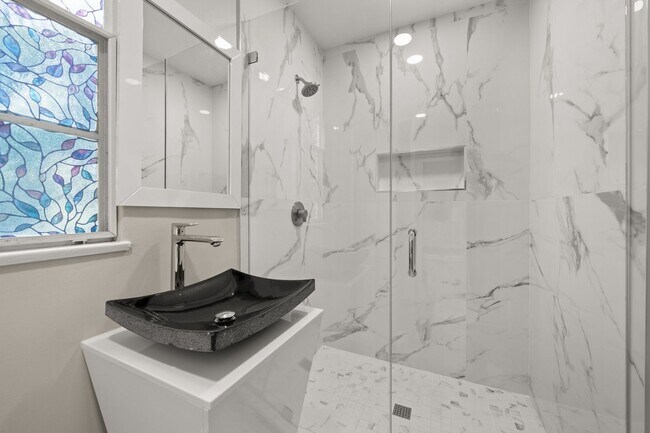 Building Photo - 35-35 Kennebec Ave