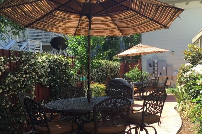 Patio w/BBQ - South - 1321 G St