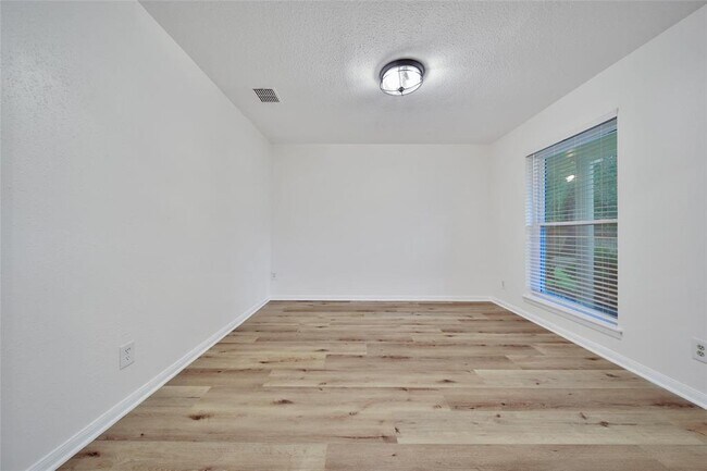 Building Photo - 34514 Michelle Dr