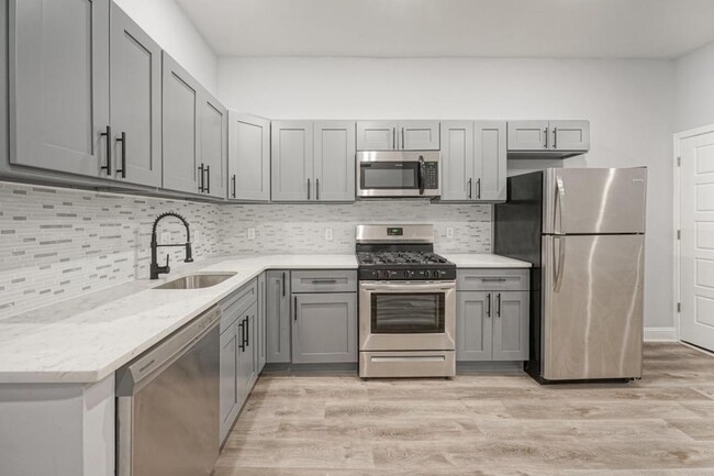 Building Photo - 1156 S 52nd St