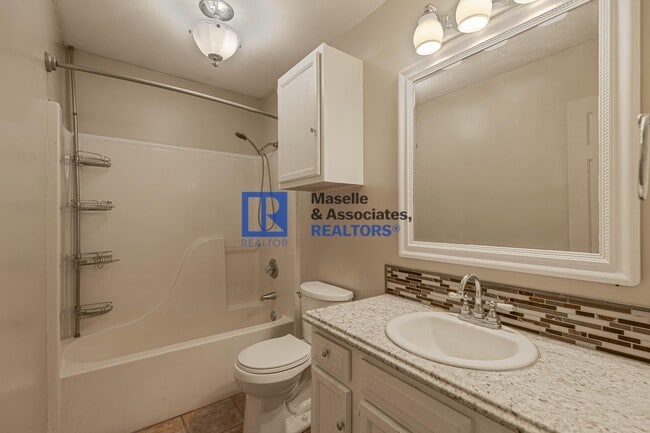 Building Photo - 2 Bed/1 Bath in Barnett Bend in Brandon