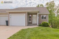 Building Photo - Town Home in West Manhattan!