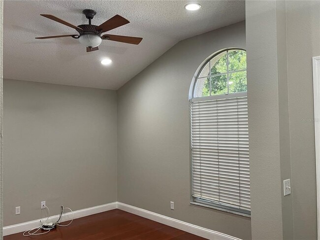 Building Photo - 1527 Scotch Pine Dr