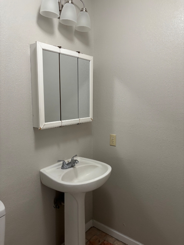 Building Photo - 230 Schmeltzer Ln